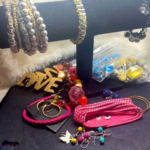Lot Vintage and Modern Jewelry READY TO WEAR